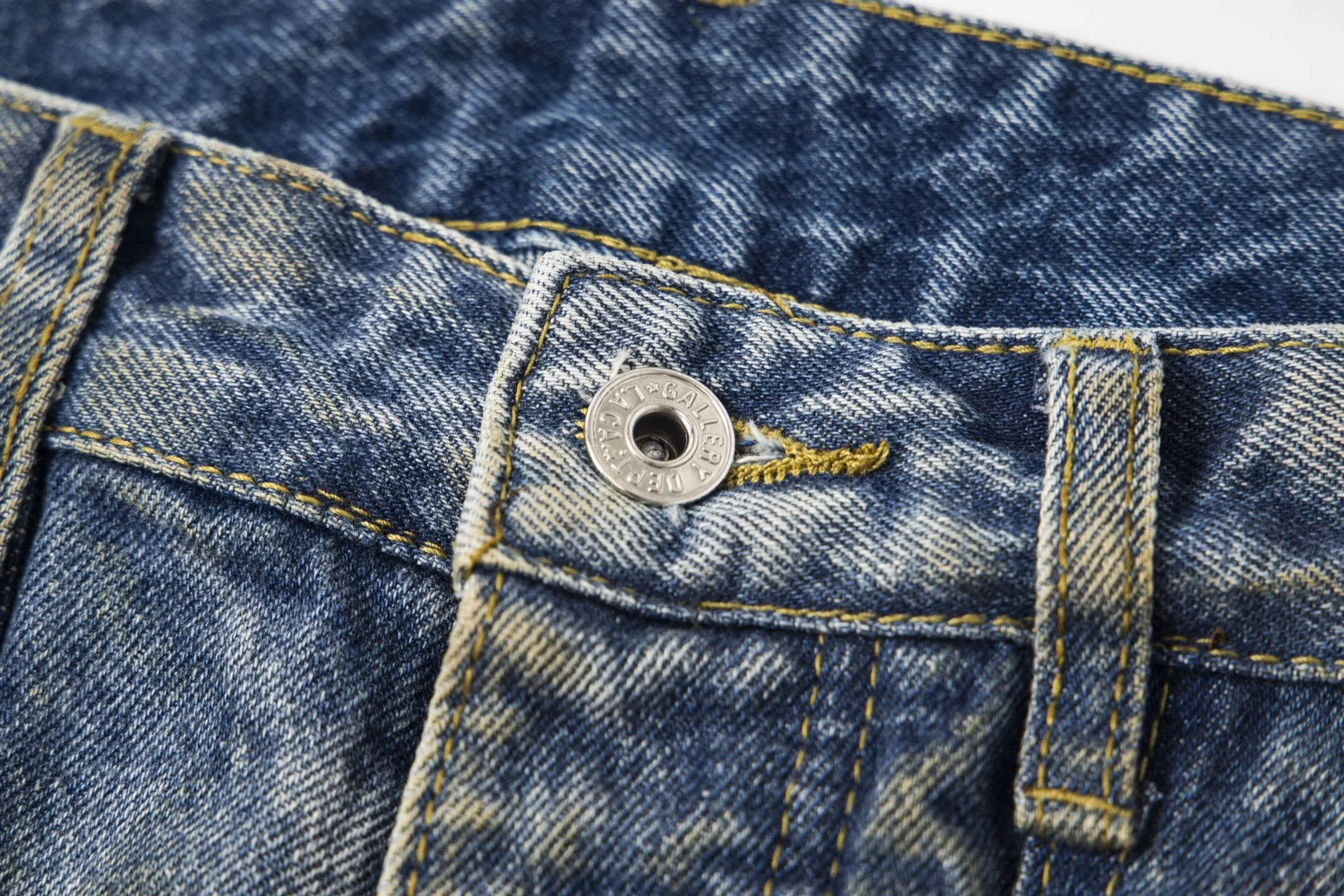 #8179 P260💰 GALLERY DEPT. Vintage splash-ink hole-cut logging, spray-dirty mud-dyed loose washed jeans - truly restore the ultimate texture of Vintage - original hardware accessories washed and other elevators, QR code analysis are all purchased from the original factory, high degree of restoration, you are welcome to compare with a certain product ~ - Three-dimensional version Loose and comfortable, not picky about the figure, tall and slim, factory Seiko, original quality control, same style for men and women, can be matched with couples, versatile recommendation Essential jeans for all seasons - sizes: 28 30 32 34 36